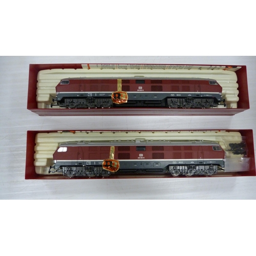 39 - Two boxed Rivarossi OO Co-Co diesel locos 232001-8, and a loose Tri-ang OO gauge Class 31 R.357 dies... 