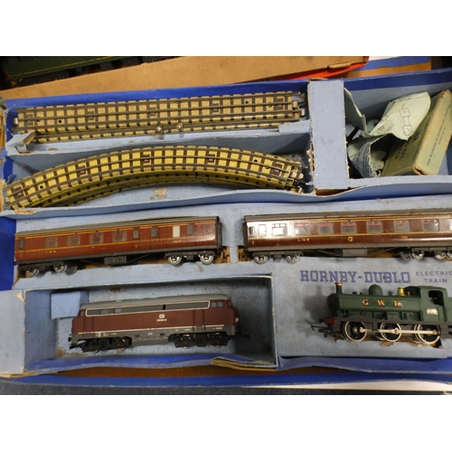 6 - Incomplete Hornby Dublo Duchess of Atholl train set, boxed, part Tri-ang Flying Scotsman set and a c... 