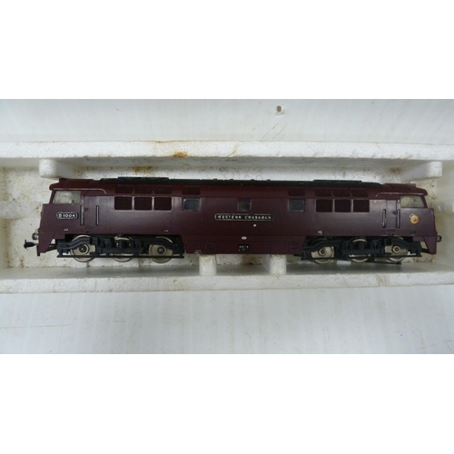 60 - Trix OO gauge Class 52 'Western Sovereign' loco and two others, 'Western Crusader' and 'Western Ente... 