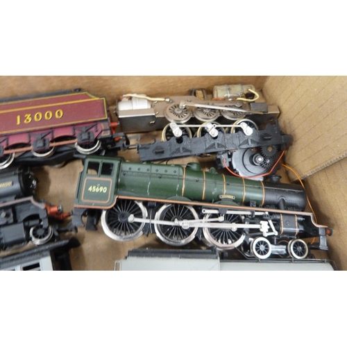 64 - Carton containing OO gauge 48151 loco and tender, various Bachmann locos and others.