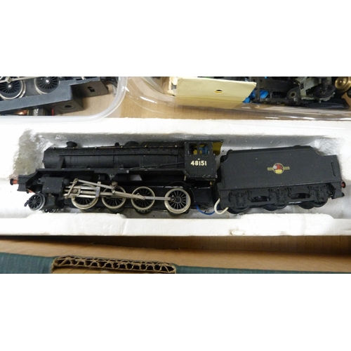 64 - Carton containing OO gauge 48151 loco and tender, various Bachmann locos and others.