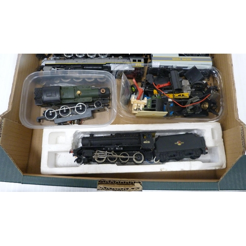 64 - Carton containing OO gauge 48151 loco and tender, various Bachmann locos and others.