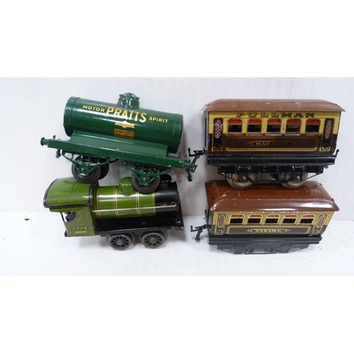 67 - Part Hornby No. 9 O gauge clockwork passenger train set, boxed, also a crane, boxed Hornby O gauge c... 