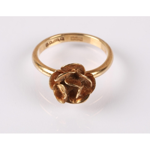 64 - 9ct gold rose design ring, 2.7g, ring size I/J