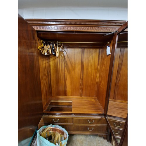 638 - Mahogany wardrobe, H 206cm, W 137cm, D 55cm