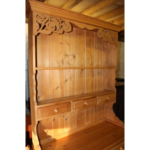 935 - Pine Welsh dresser with the op with carve fret work.