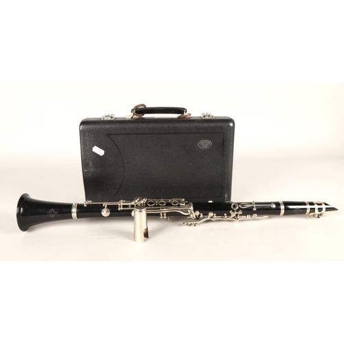 301 - Buffet Crampon Paris B12 clarinet in fitted case