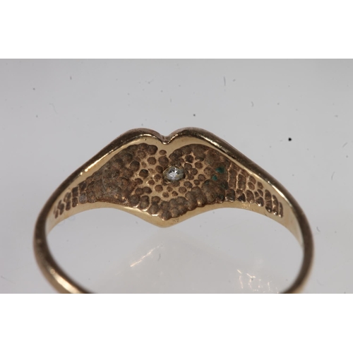 708 - 9ct gold heart shaped fronted ladies ring set with small stone, 1.1g.