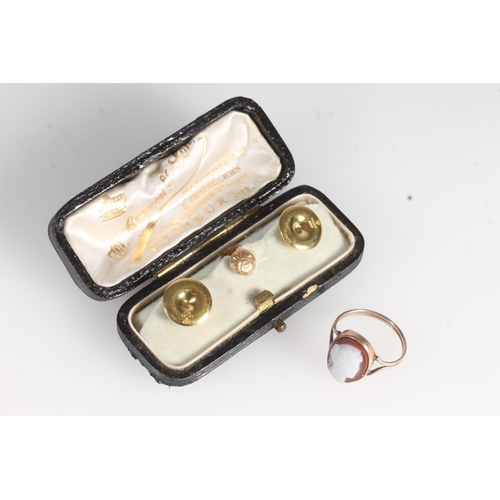 720 - 9ct gold cameo ring, 2.19g, a 9ct gold stud, 0.6g, and two rolled gold studs, boxed.