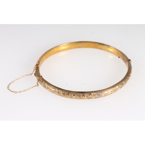 734 - 9ct gold antique floral set bangle, 7.4g.