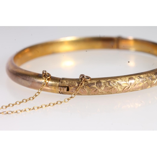 734 - 9ct gold antique floral set bangle, 7.4g.