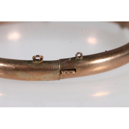 735 - 9ct gold Victorian bangle in the form a belt, 8.2g.