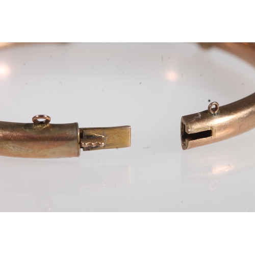 735 - 9ct gold Victorian bangle in the form a belt, 8.2g.