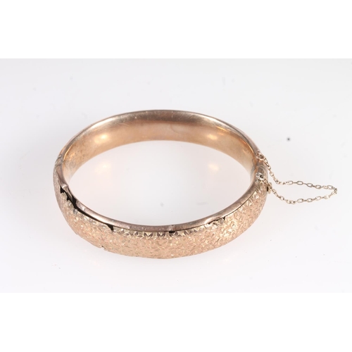 737 - Victorian yellow metal snap shut bangle.   (a/f)