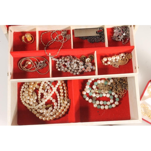 795 - Jewellery box with costume jewellery including necklaces, cufflinks, pendants etc.