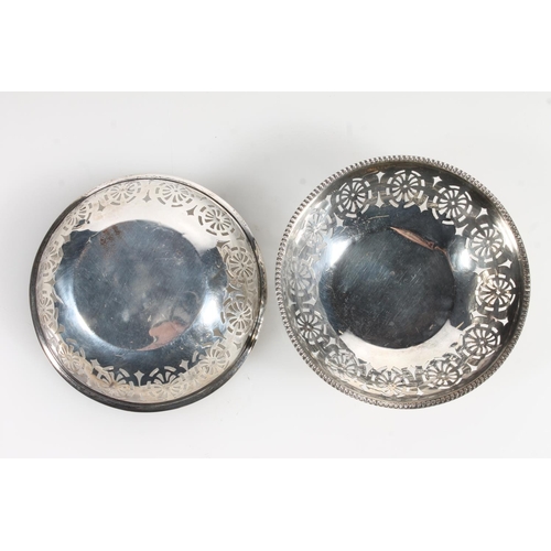 870 - Pair of sterling silver pierced bon-bon dishes or bowls, Walker & Hall, Sheffield, 76g.