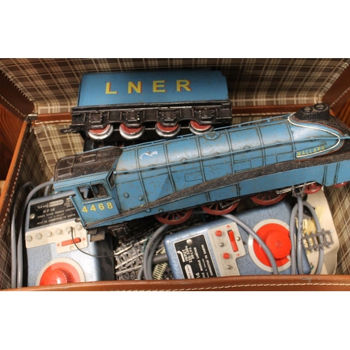 242 - Hornby OO gauge model railways to include a diesel locomotive in box with Intercity carriages, a sui... 