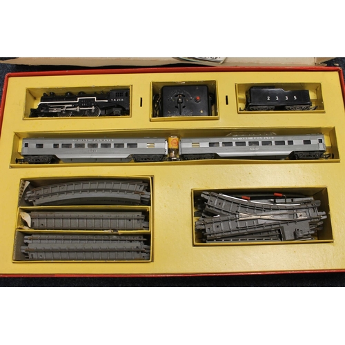 254 - Triang Railways R7X electric model railway set, boxed.