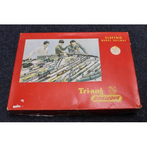 255 - Triang Railways RS4 electric model railway set, boxed, with 0-6-0 tank locomotive 47606BR black.