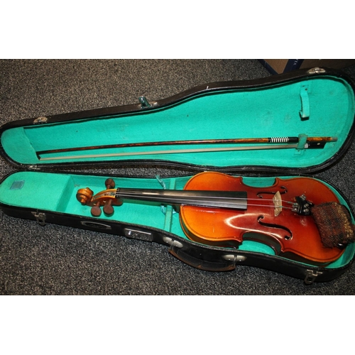 466 - Lark cased violin.