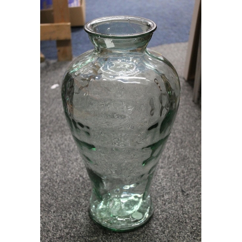 467 - Large glass vase.