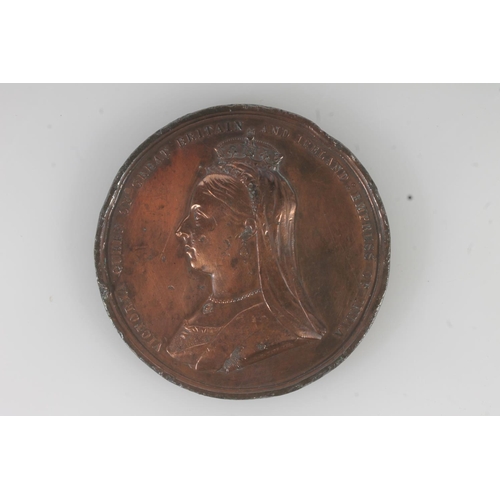 673L - Large bronze medal 'International Medical Congress Lonson 1881', 7.7cm diameter.