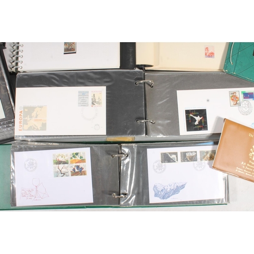 642 - Stamp collection held across six albums and folders to include an album of mint and used SAN MARINO ... 