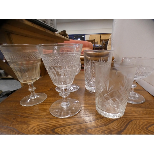 125 - Collection of drinking glasses.