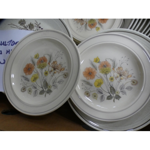 141 - Collection of Royal Doulton 'Bredon Hill' pattern dinnerwares and Alfred Meakin 'Hedgerow' pattern d... 