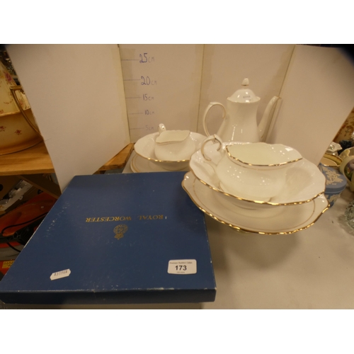 173 - Duchess 'Ascot' pattern part service, and two Royal Worcester cake plates.