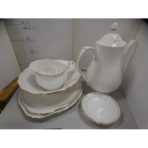 173 - Duchess 'Ascot' pattern part service, and two Royal Worcester cake plates.