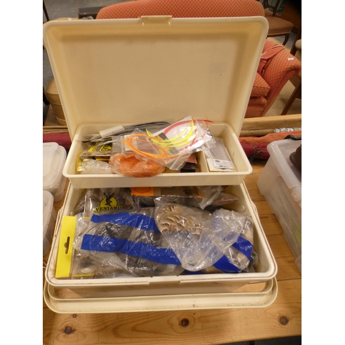 181 - Collection of fly-tying equipment contained in a cantilever box.