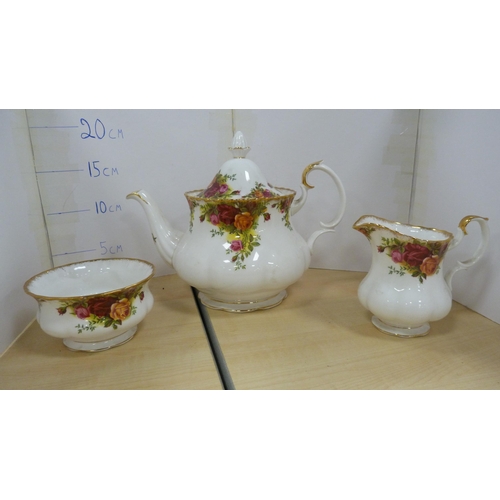 19 - Royal Albert 'Old Country Roses' pattern part tea and dinner service.