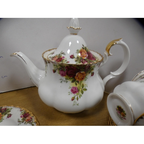 209A - Royal Albert 'Old Country Roses' pattern part tea set.