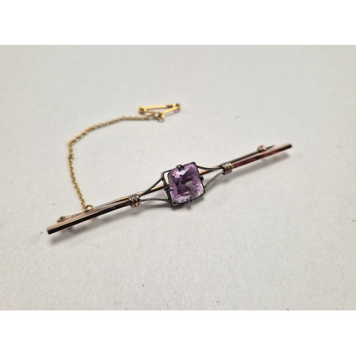 50 - Amethyst set bar brooch marked 9ct, 3.5g