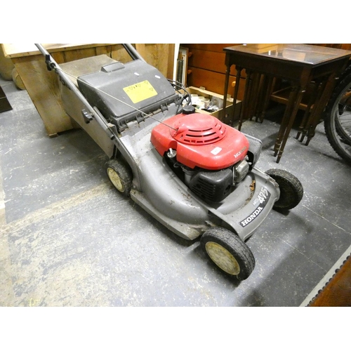 63 - Honda 475 petrol lawn mower, untested, with electric start. 