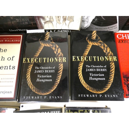 73 - True Crime, Punishment & Execution.  24 various books & softback publications, man... 