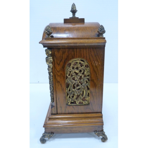 218 - German oak-cased patent bracket clock, c. early 20th century, retailed by Arnold & Lewis, Manche... 