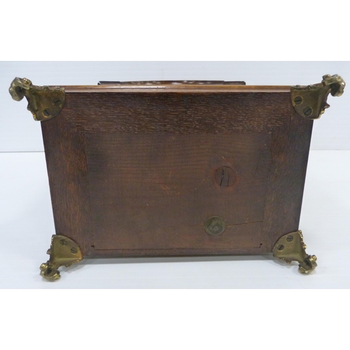 218 - German oak-cased patent bracket clock, c. early 20th century, retailed by Arnold & Lewis, Manche... 