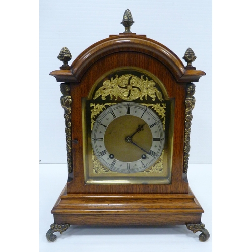 218 - German oak-cased patent bracket clock, c. early 20th century, retailed by Arnold & Lewis, Manche... 