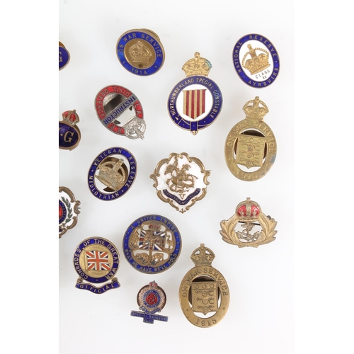 383 - Group of badges to include On War Service 1914, On War Service 1914, National Army Reserve, Emergenc... 