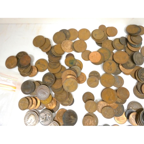 257 - Bag of UK copper coinage to include pennies.