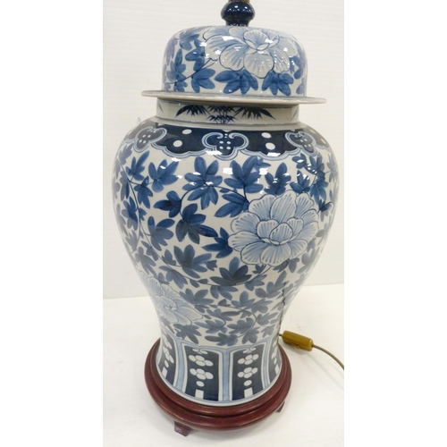 316 - Modern blue and white Chinese lamp base in the Kangxi style, 59cm high.