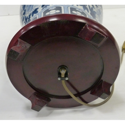 316 - Modern blue and white Chinese lamp base in the Kangxi style, 59cm high.