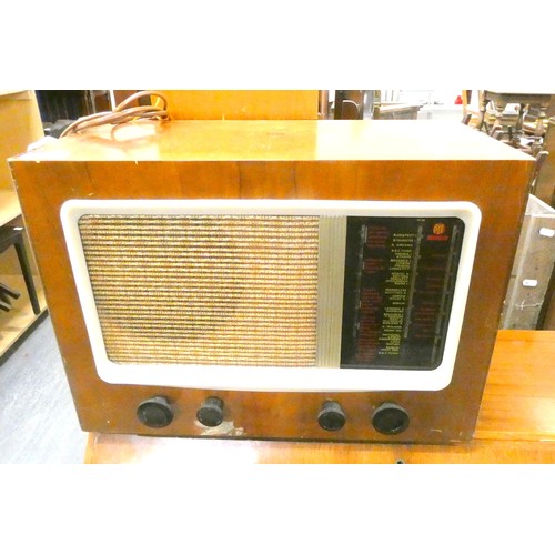 282 - Vintage PYE radio.