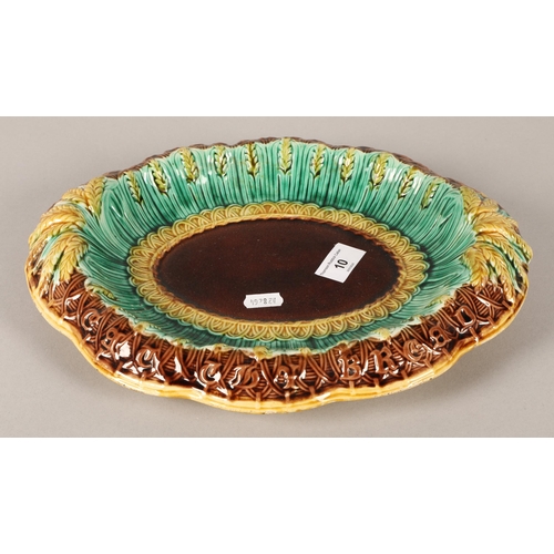 10 - Majolica oval dish decorated with wheat