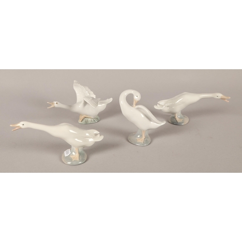 20 - Lladro porcelain Swan 