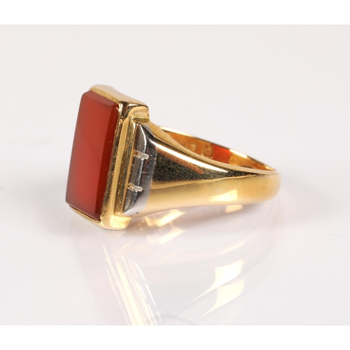 75 - 18ct gold carnelian signet ring, ring size Q, 8.5g