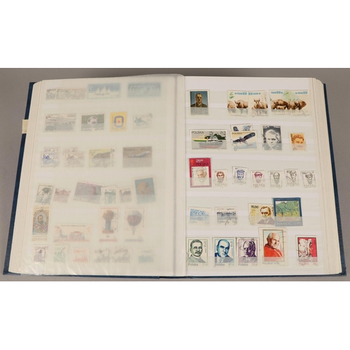 252 - Five assorted stamp albums, to include stamps from Austraila, Mexico, Turkey etc