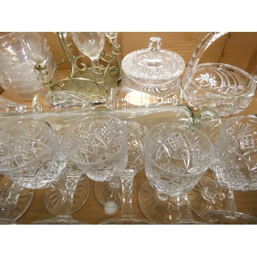 294 - Box of vintage glassware.